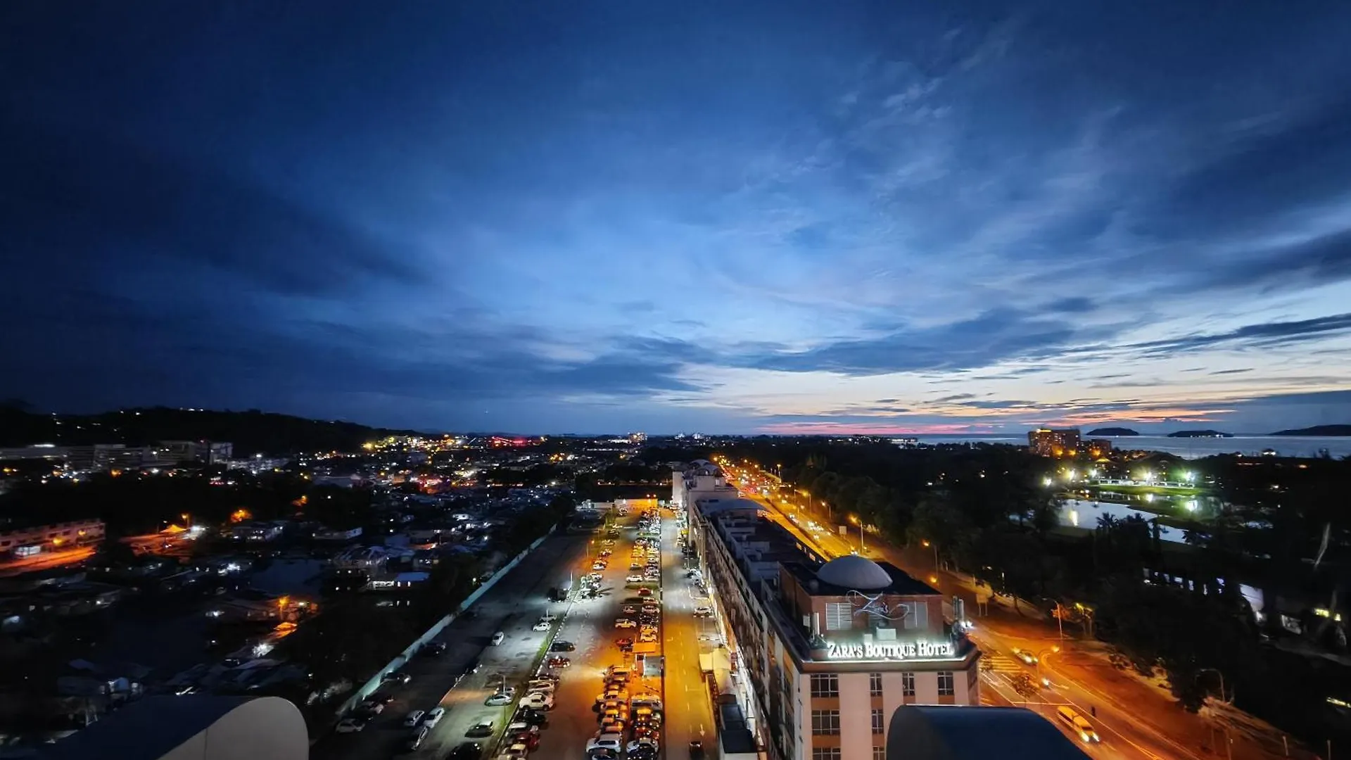 Sutera Avenue Rooftop Infinity Pool Kk Infini Stay كوتا كينابالو 0*,